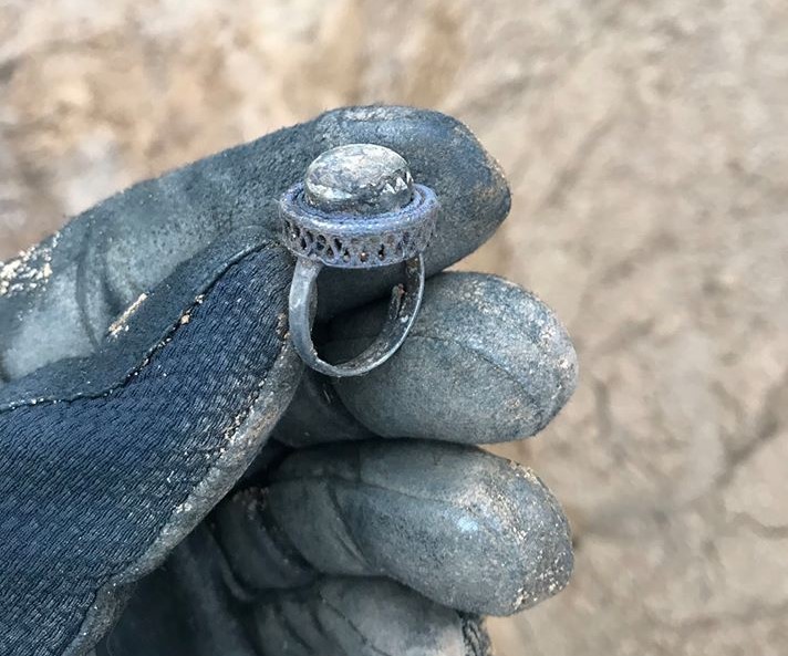 Праблема стаіць востра. Археолагі прапануюць забараніць чорным капальнікам металадэтэктары