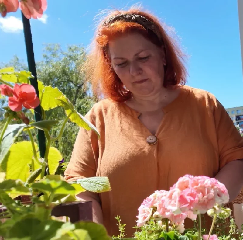 Вольга Верамеенка на балконе. Фота прадстаўленыя гераіняй