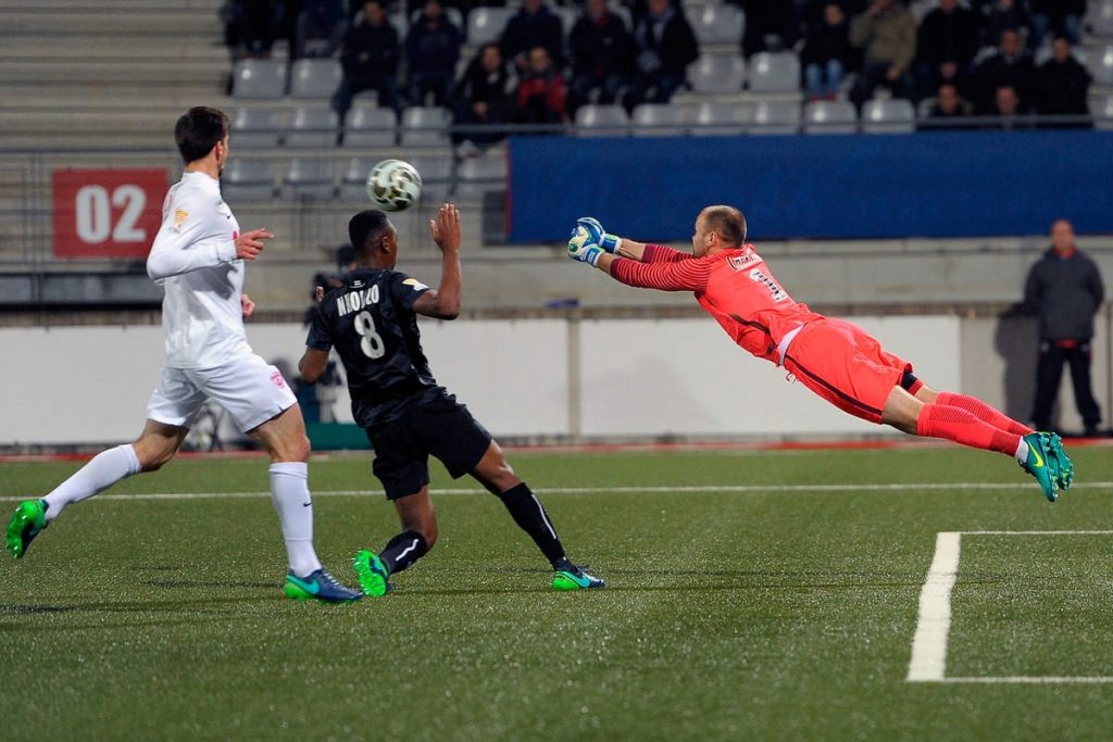 France Football включил Сергея Черника в символическую сборную тура Лиги 1
