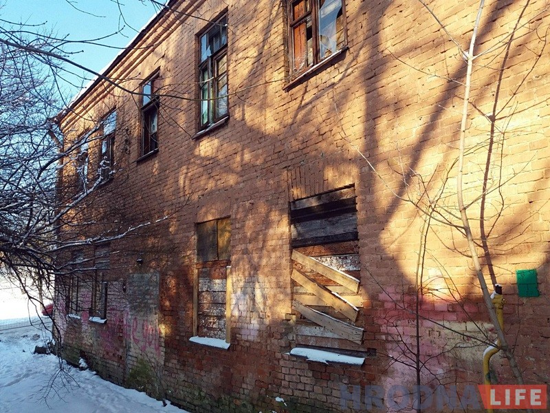 Заброшенное здание на Виленской начнут реконструировать Заброшенное здание на Виленской начнут реконструировать