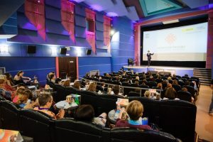 Среди лидеров - гродненцы. Определены финалисты конкурса на озвучку «Секса в большом городе» на белорусский язык