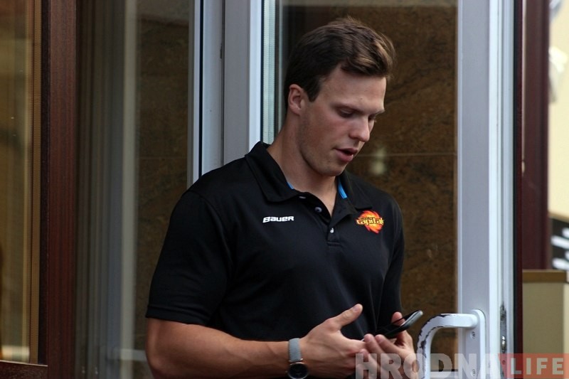 Лига чемпионов: Хоккеисты австрийской "Вены Кепиталз" прибыли в Гродно Лига чемпионов: Хоккеисты австрийской "Вены Кепиталз" прибыли в Гродно