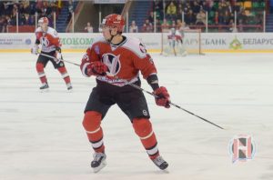 Свитер под своды арены, а номер изымут из обращения: в Гродно поблагодарили Андрея Коршунова за карьеру