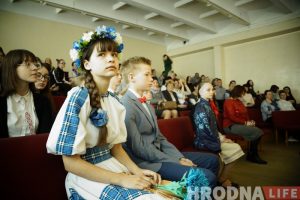 В гродненском книжном будут бесплатно раздавать детский детектив в комиксах с упражнениями для глаз
