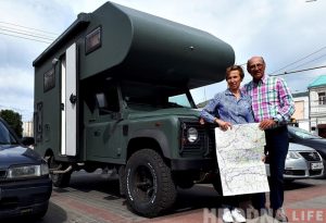 Дальняк на “Минске”: пара из России на советском мотоцикле снова доехала до Гродно