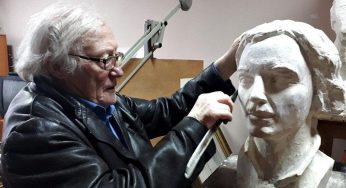 «Не только комиссарам надо памятники ставить». Гродненский скульптор ищет средства на бюст поэту Лейбе Найдус