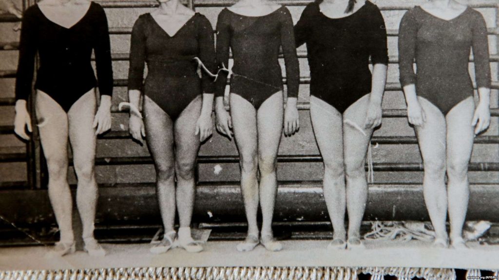 «Все всё знали». Вслед за олимпийской чемпионкой Корбут бывшие гимнастки говорят о домогательствах тренера