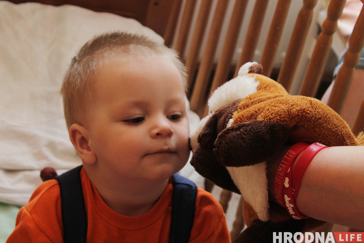 “Шчокі ад смеху баляць”. Бальнічныя клоўны наведалі гродзенскія бальніцы “Шчокі ад смеху баляць”. Бальнічныя клоўны наведалі гродзенскія бальніцы