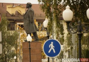 Дыры от пуль в циферблате: как реставрируют башенные часы лютеранской кирхи 