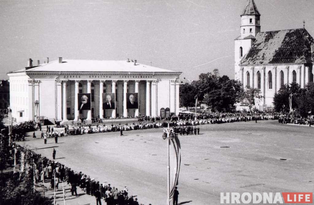 В Гродно снова говорят о реконструкции «текстилей». Вспоминаем историю советской новостройки в историческом центре В Гродно снова говорят о реконструкции «текстилей». Вспоминаем историю советской новостройки в историческом центре
