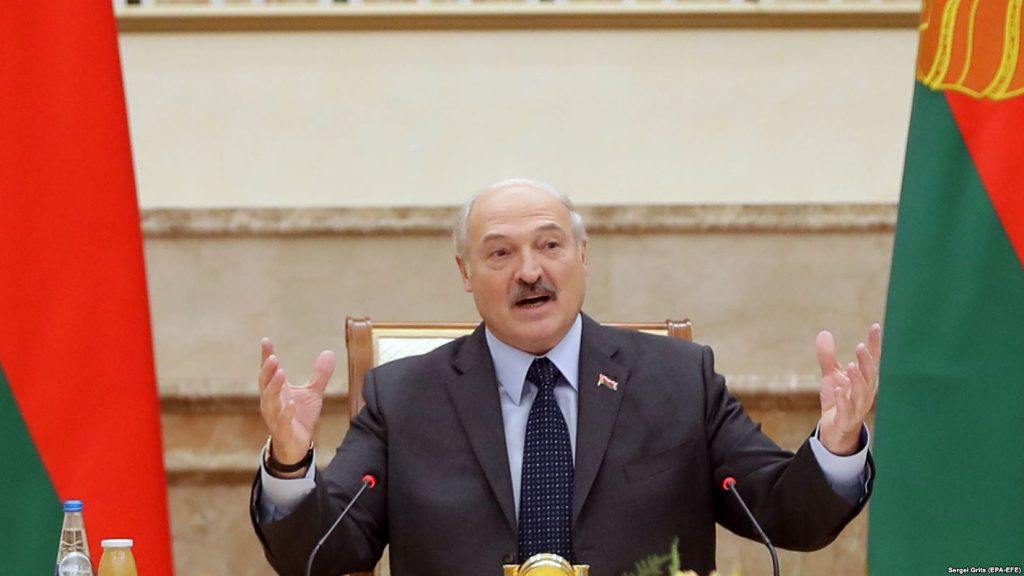 Лукашенко назвал Октябрьскую революцию «праздником мира и прав человека». А как на самом деле? Лукашенко назвал Октябрьскую революцию «праздником мира и прав человека». А как на самом деле?