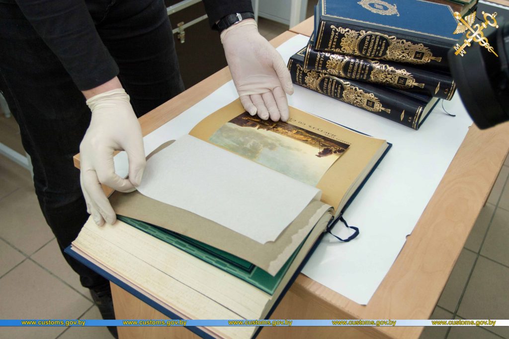 На таможне задержали книги Бенуа и Вермана начала прошлого века