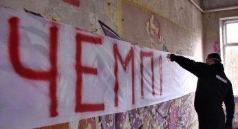 «Пушков — такой уважаемый человек». Как фанаты готовились поздравлять главного тренера «Немана» с Днём рождения