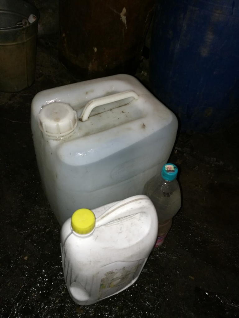 В Гродненской области уничтожили 2 тонны браги и ликвидировали мини-заводы по производству самогона В Гродненской области уничтожили 2 тонны браги и ликвидировали мини-заводы по производству самогона