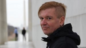 Мы знаем, что вы будете петь в душе: залипательная песня, которую нельзя не прослушать до конца