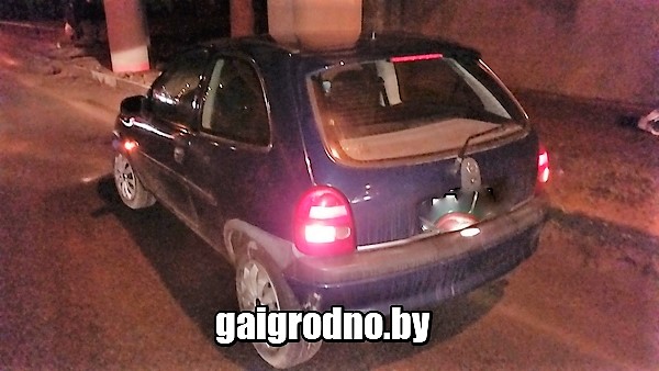 Видео: в Лиде сбили девушку, у нее ушибы и переломы Видео: в Лиде сбили девушку, у нее ушибы и переломы