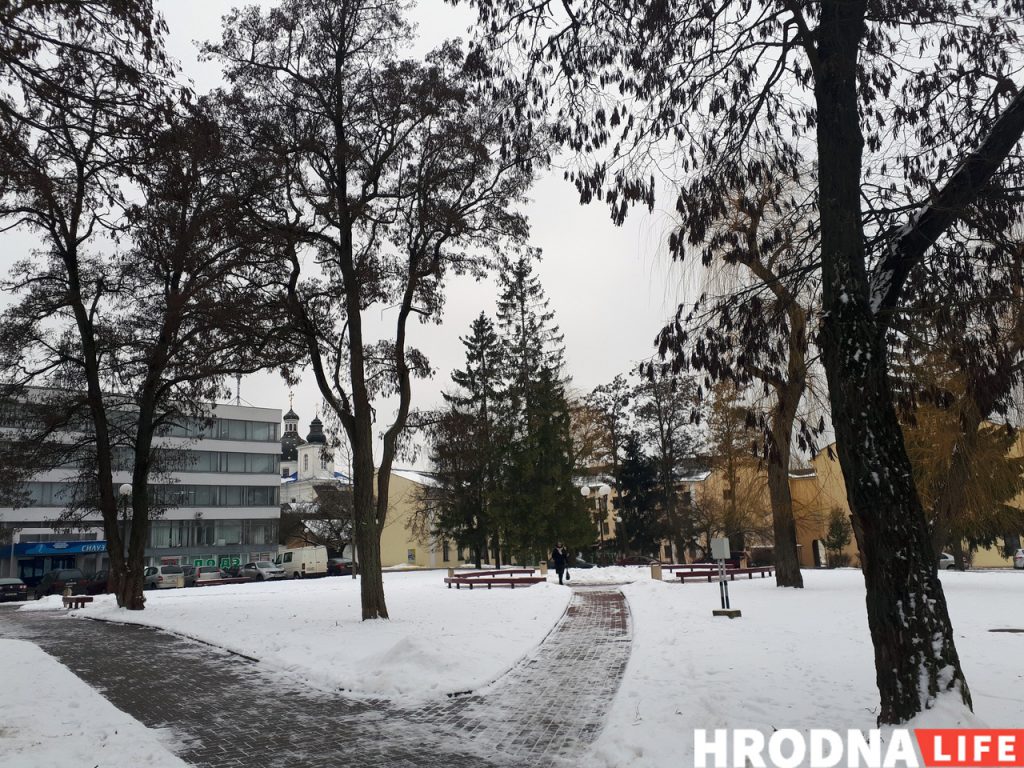 Парковка возле Дома рыбака, которой не будет. Куда убрать машины с Замковой