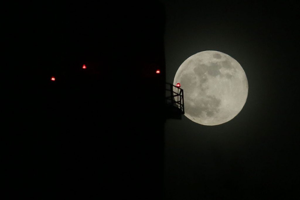 Фотофакт. В Гродно - суперлуние