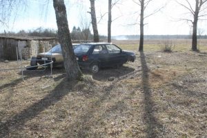 Чтобы украсть авто, парни серьезно подготовились. Но что-то пошло не так