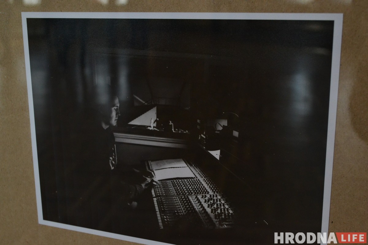 Чего вы не знали о театре: выставка прямиком из-за кулис открылась в Драмтеатре Чего вы не знали о театре: выставка прямиком из-за кулис открылась в Драмтеатре