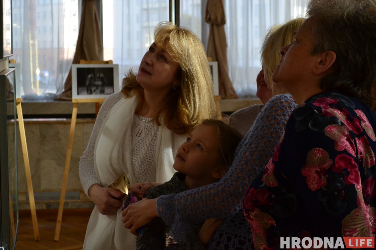 Чего вы не знали о театре: выставка прямиком из-за кулис открылась в Драмтеатре Чего вы не знали о театре: выставка прямиком из-за кулис открылась в Драмтеатре