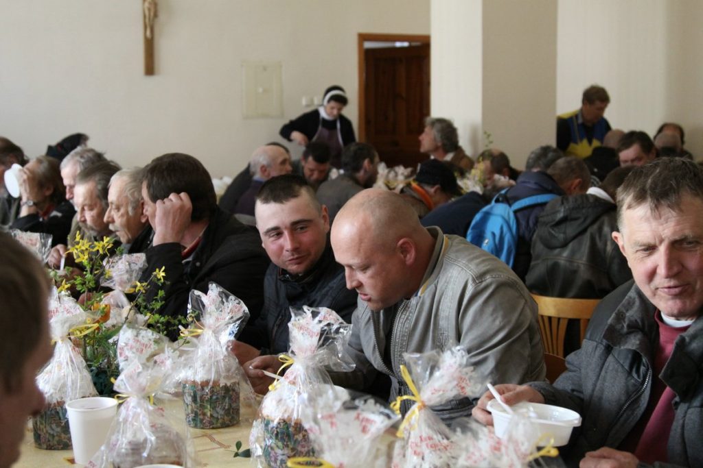 Пасхальный обед для бедных организовали в Гродно