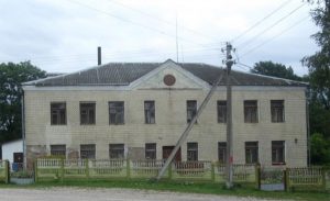 Бывшую школу под Гродно можно купить по цене нового смартфона