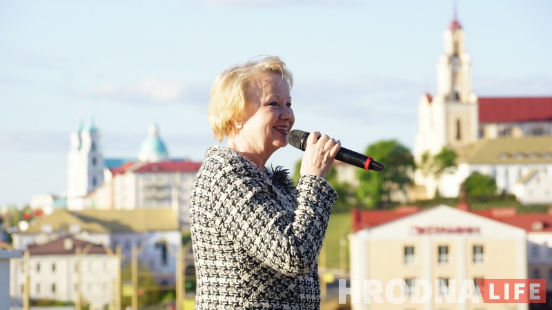 Сезон концертов у ротонды открыли ко Дню Победы Сезон концертов у ротонды открыли ко Дню Победы