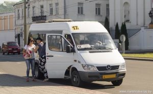 В Гродно для школьников-отличников предлагают ввести бесплатный проезд на маршрутках В Гродно для школьников-отличников предлагают ввести бесплатный проезд на маршрутках