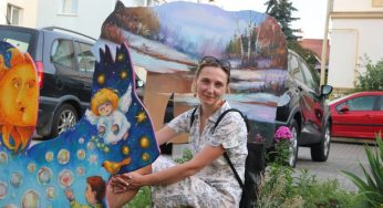 Святой Губерт собрал друзей и необычных зверей в дворике на Кирова