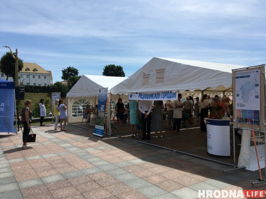 Фотофакт: В Гродно на один день появилась поликлиника под открытым небом