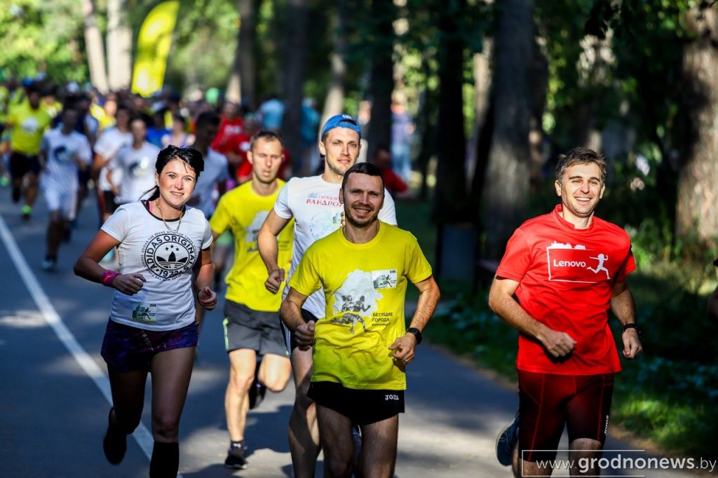«Марафон не прощает авантюристов». Гродненские бегуны о подготовке к марафону дружбы «Гродно-Друскининкай»