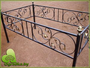 В Лидском районе ищут похитителей могильных ограждений