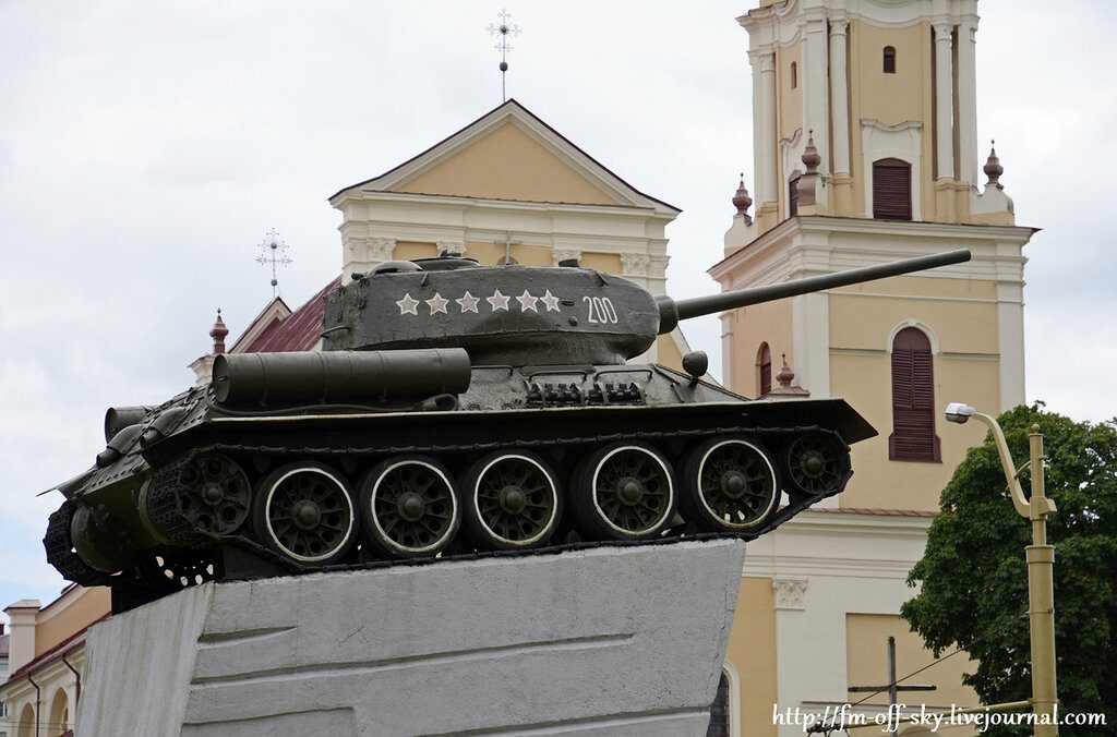 В гродненском танке-памятнике нашли бутылку с записками 1967 года