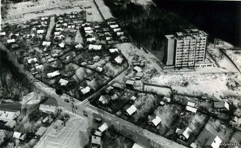 Гродненский "Шанхай", перекресток улиц Подольной и Пригородной, зима 1988. Это был бандитский район, где обитали рэкетиры и братва - прям как в сериале "Слово пацана"