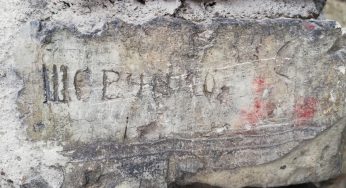 «Здесь был Витя». Что гродненцы писали на стенах 100 лет назад и что пишут сейчас