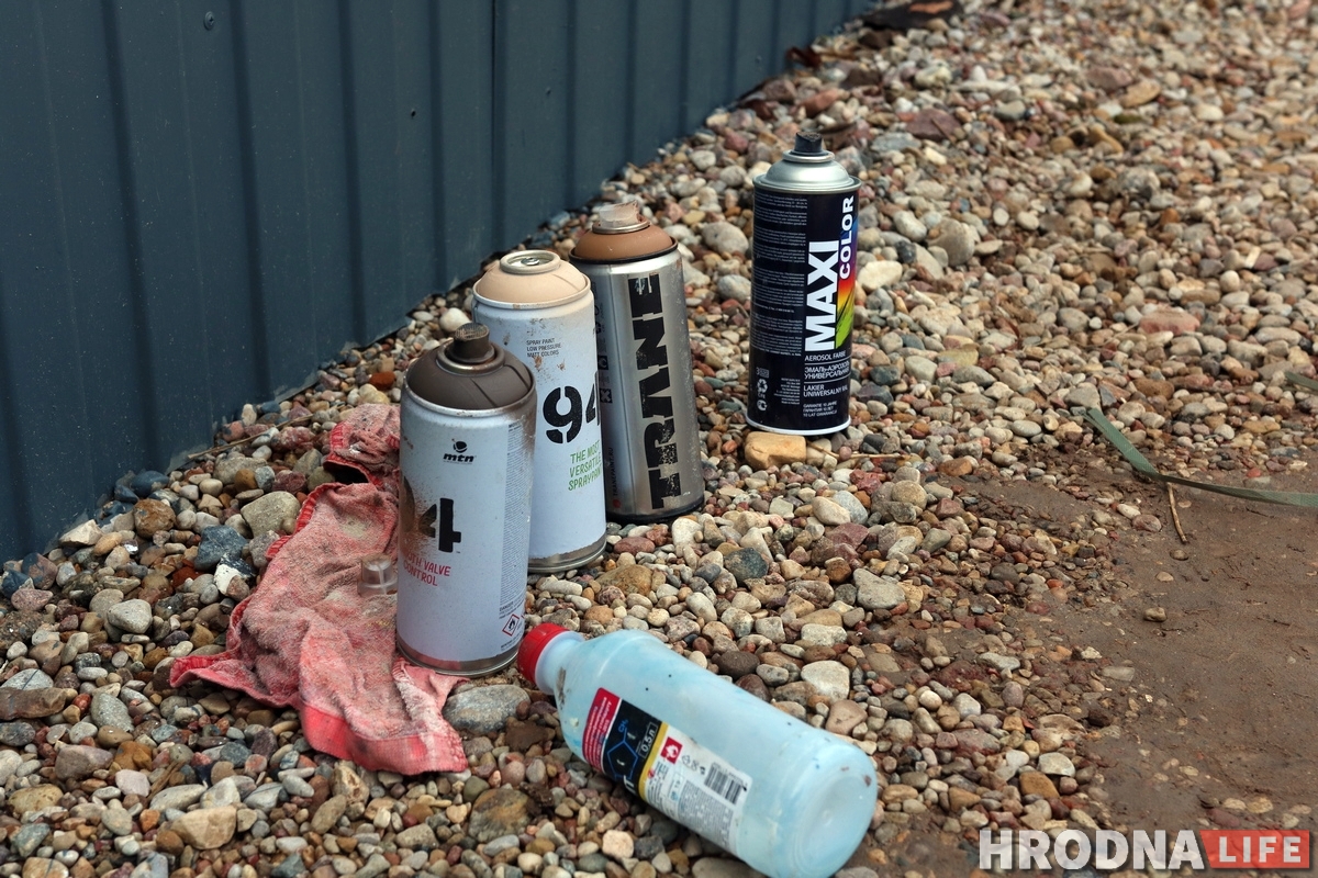 На плоце ля сінагогі малююць панараму старога Гродна