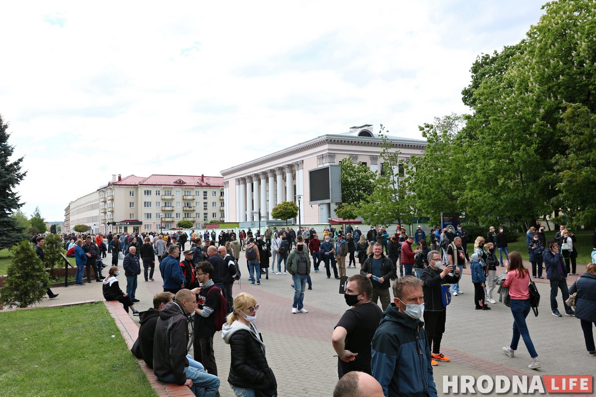В Гродно сотни людей пришли на пикеты противников Лукашенко