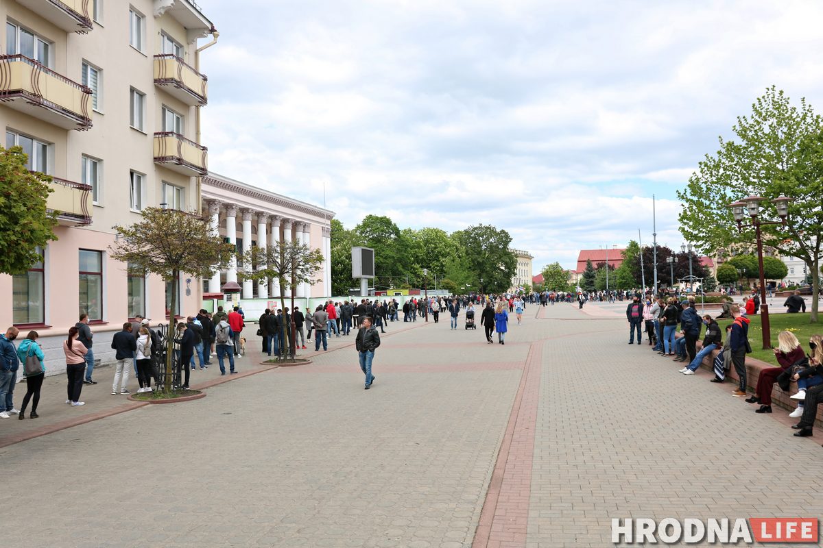 У Гродне сотні людзей прыйшлі на пікеты праціўнікаў Лукашэнкі