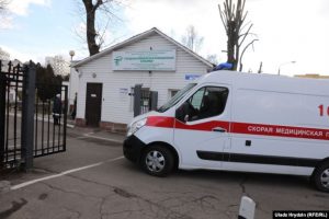 Коньяк за 420 рублей и пять пар обуви: что украли к 8 марта