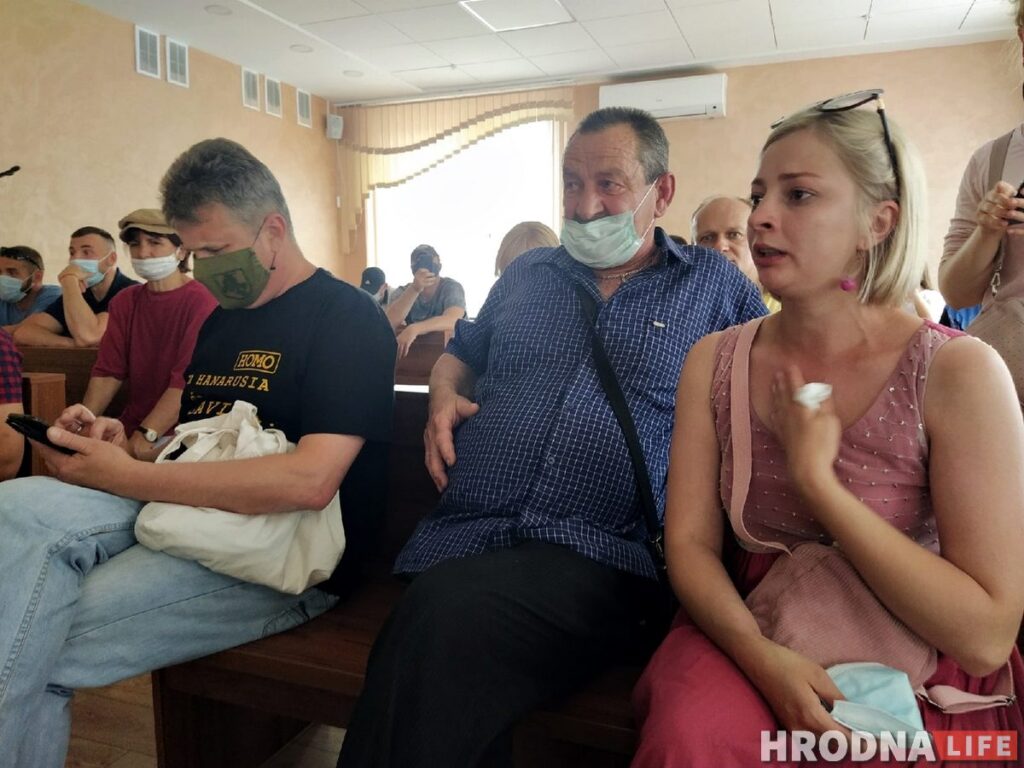 В Гродно начался суд над Владимиром Наумиком. Свидетели говорят, что он мешал работе милиции