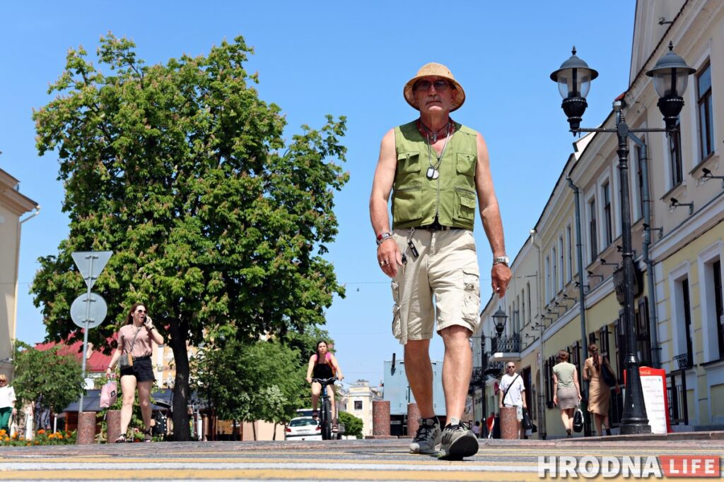 «Одевайся модно и не жалей денег на друзей и женщин». Гродненец Анатолий Пожаров про свой уличный стиль