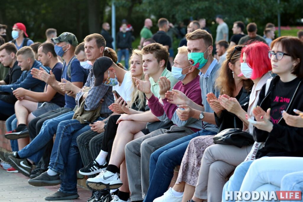 Смотрите, как в Гродно люди вышли на стихийную акцию протеста