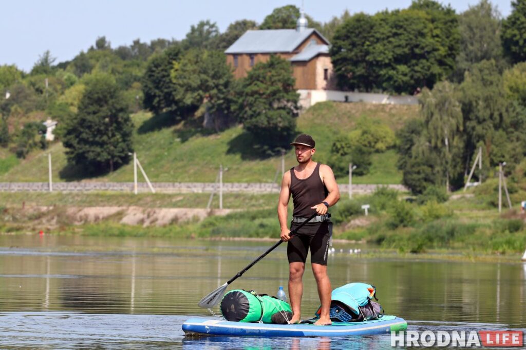 Сплав по реке на сапборде