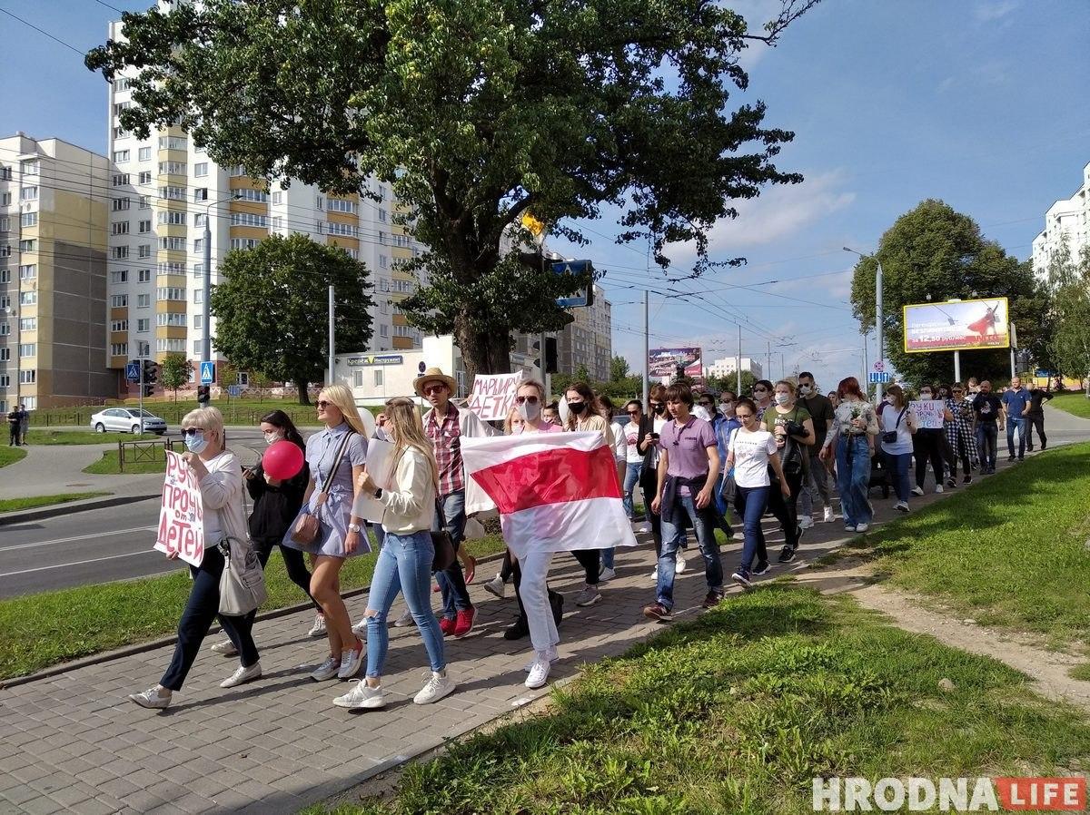 Женский марш и флаги. Как протестовали в Гродно 5 сентября