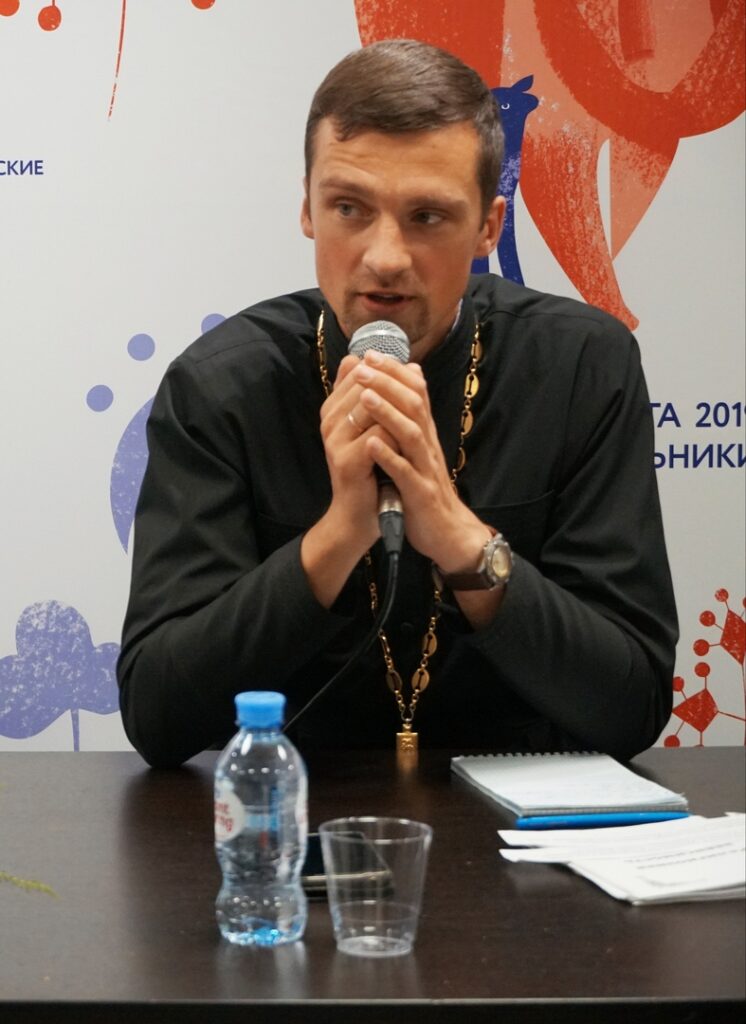 “Буду дальше жить по совести, и будь что будет”. В Волковыске священника судили за цветы в память о погибшем директоре музея “Буду дальше жить по совести, и будь что будет”. В Волковыске священника судили за цветы в память о погибшем директоре музея