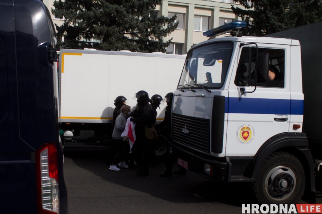 43 уголовных дела возбудили в Беларуси по посягательствам на сотрудников ОВД и их близких