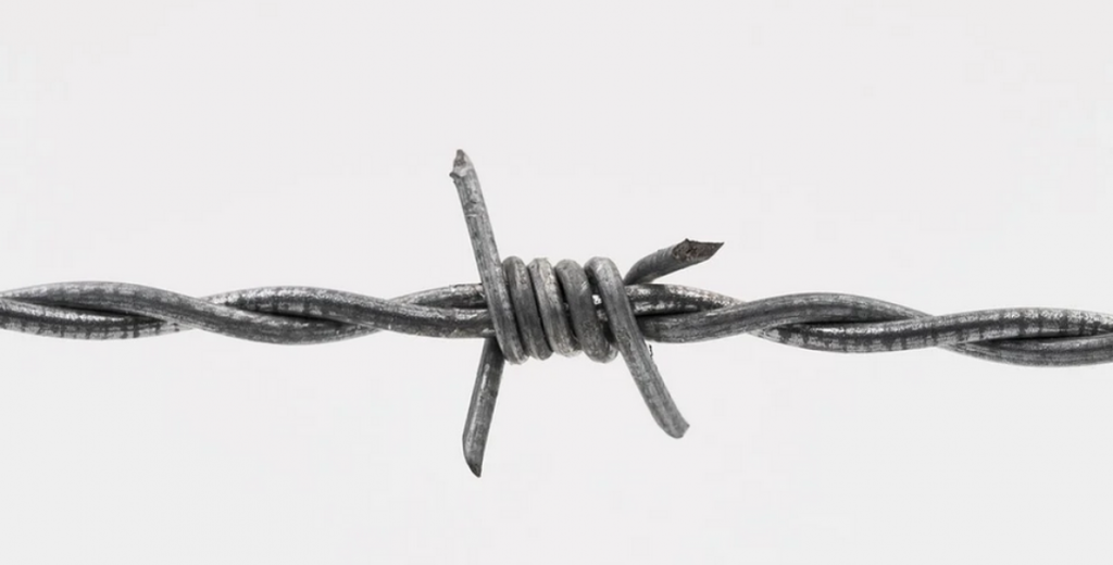 В Мостах прокололи шины в семи автомобилях сотрудников РУВД. Возбудили уголовное дело