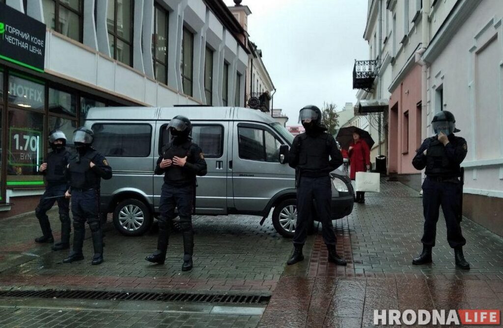 Ярмарка с ОМОНом: в Гродно задержали журналистов