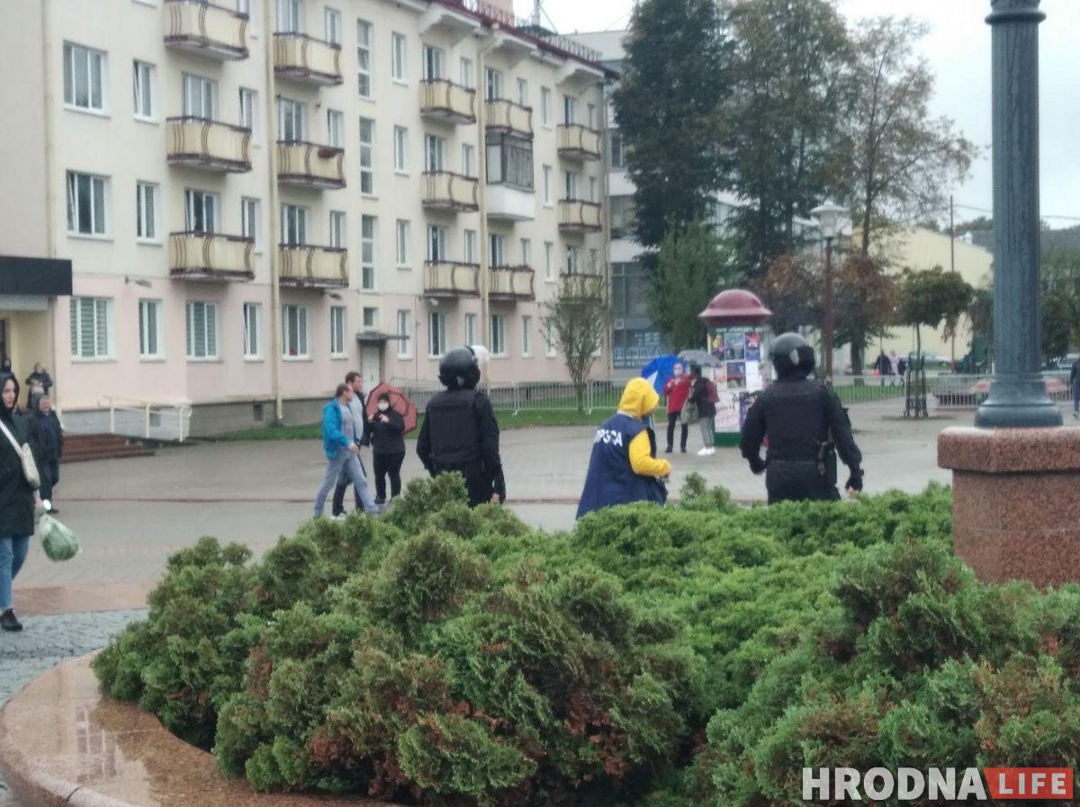 Ярмарка с ОМОНом: в Гродно задержали журналистов